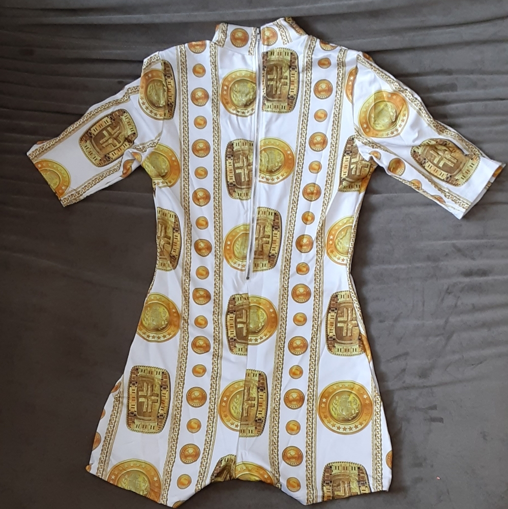 Goodtime Women's Shorts Romper Stretch Gold Medallion  Whitd Size Large NWOT